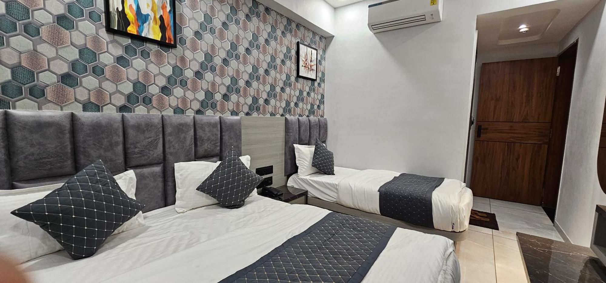 Hotel Allen Ahmedabad Exterior photo
