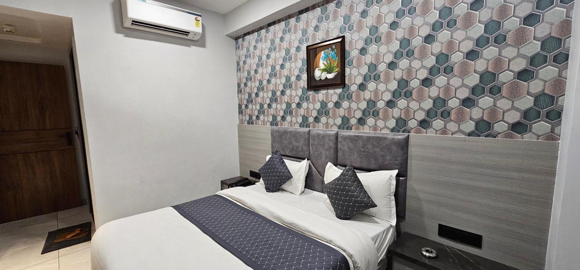 Hotel Allen Ahmedabad Exterior photo
